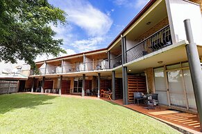 Sundowner Hotel Motel