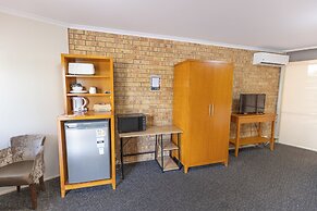 Sundowner Hotel Motel