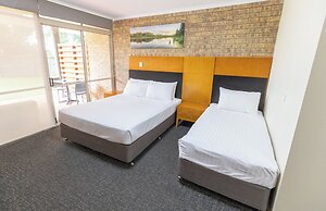 Sundowner Hotel Motel