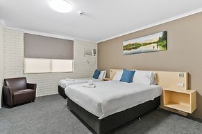 Morayfield Tavern & Motel