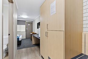 Morayfield Tavern & Motel