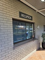 Morayfield Tavern & Motel