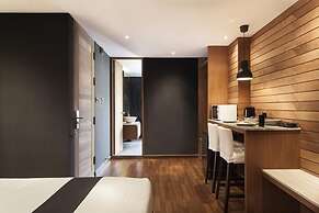 5ive Beach House Hotel