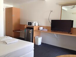 The Pearly Shell Motel