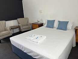 The Pearly Shell Motel