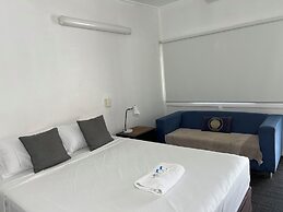 The Pearly Shell Motel