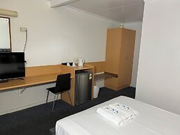 The Pearly Shell Motel