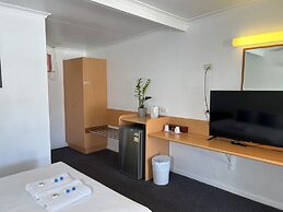 The Pearly Shell Motel