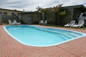 Lazy Acre Log Cabins