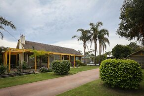 Lazy Acre Log Cabins