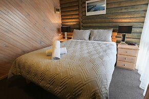 Lazy Acre Log Cabins