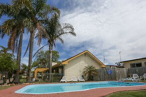 Lazy Acre Log Cabins