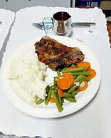 Peak Hill Golden Peak Budget Motel