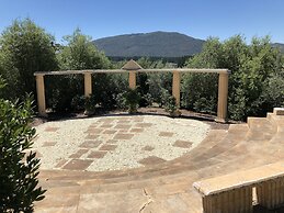 Macedon Ranges Hotel & Spa