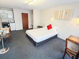 Midway Pacifica Lodge