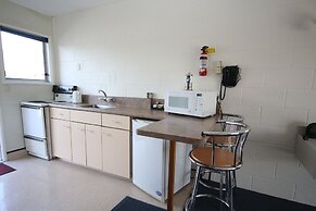 Midway Pacifica Lodge