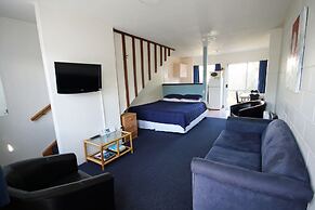 Midway Pacifica Lodge