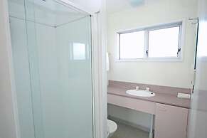 Midway Pacifica Lodge