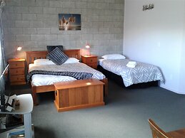 Abbey Court Motel
