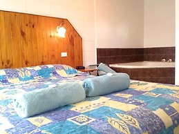 Pelicans Motel San Remo