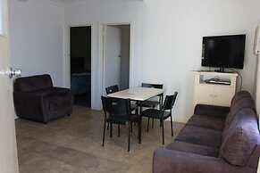 Pelicans Motel San Remo