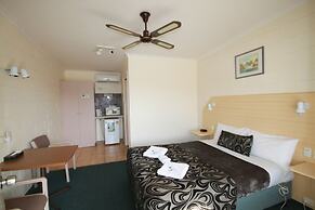 Pelicans Motel San Remo