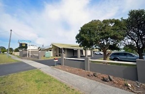 Pelicans Motel San Remo