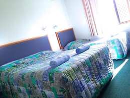 Pelicans Motel San Remo