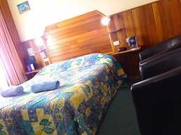 Pelicans Motel San Remo