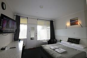 Pelicans Motel San Remo