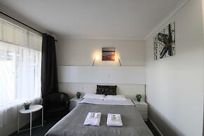 Pelicans Motel San Remo