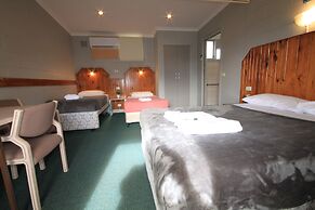 Pelicans Motel San Remo