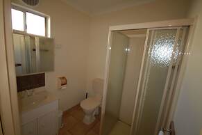 Pelicans Motel San Remo