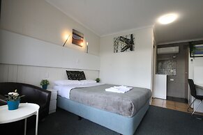 Pelicans Motel San Remo