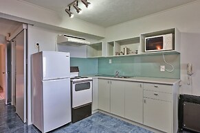 Edgewater Motor Lodge