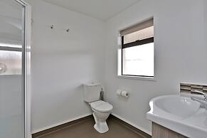 Edgewater Motor Lodge