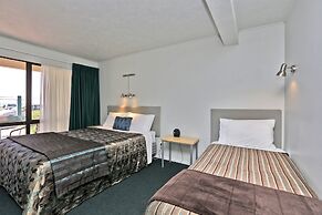 Edgewater Motor Lodge