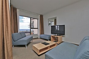 Edgewater Motor Lodge