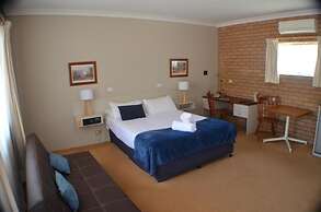 Deer Park Motor Inn
