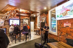 National Hotel Complex and Bendigo Central Apartments