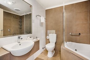 National Hotel Complex and Bendigo Central Apartments