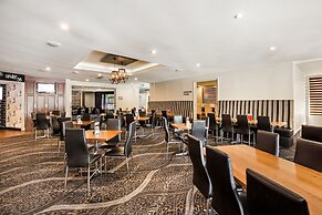 National Hotel Complex and Bendigo Central Apartments