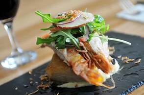 National Hotel Complex and Bendigo Central Apartments