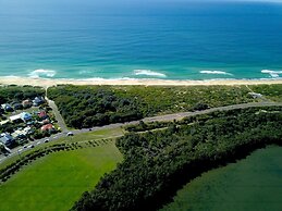 Hibiscus Lakeside Motel