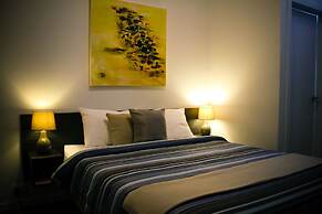 Doctor Syntax Hotel, Sandy Bay, Australia - Lowest Rate Guaranteed!