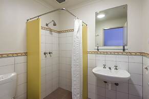 YHA Adelaide Central