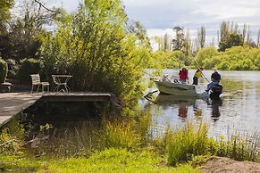 The Shingles Riverside Cottages