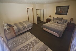 The Shingles Riverside Cottages