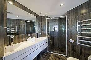 Chateau Royale Beach Resort Maroochydore