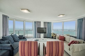 Chateau Royale Beach Resort Maroochydore